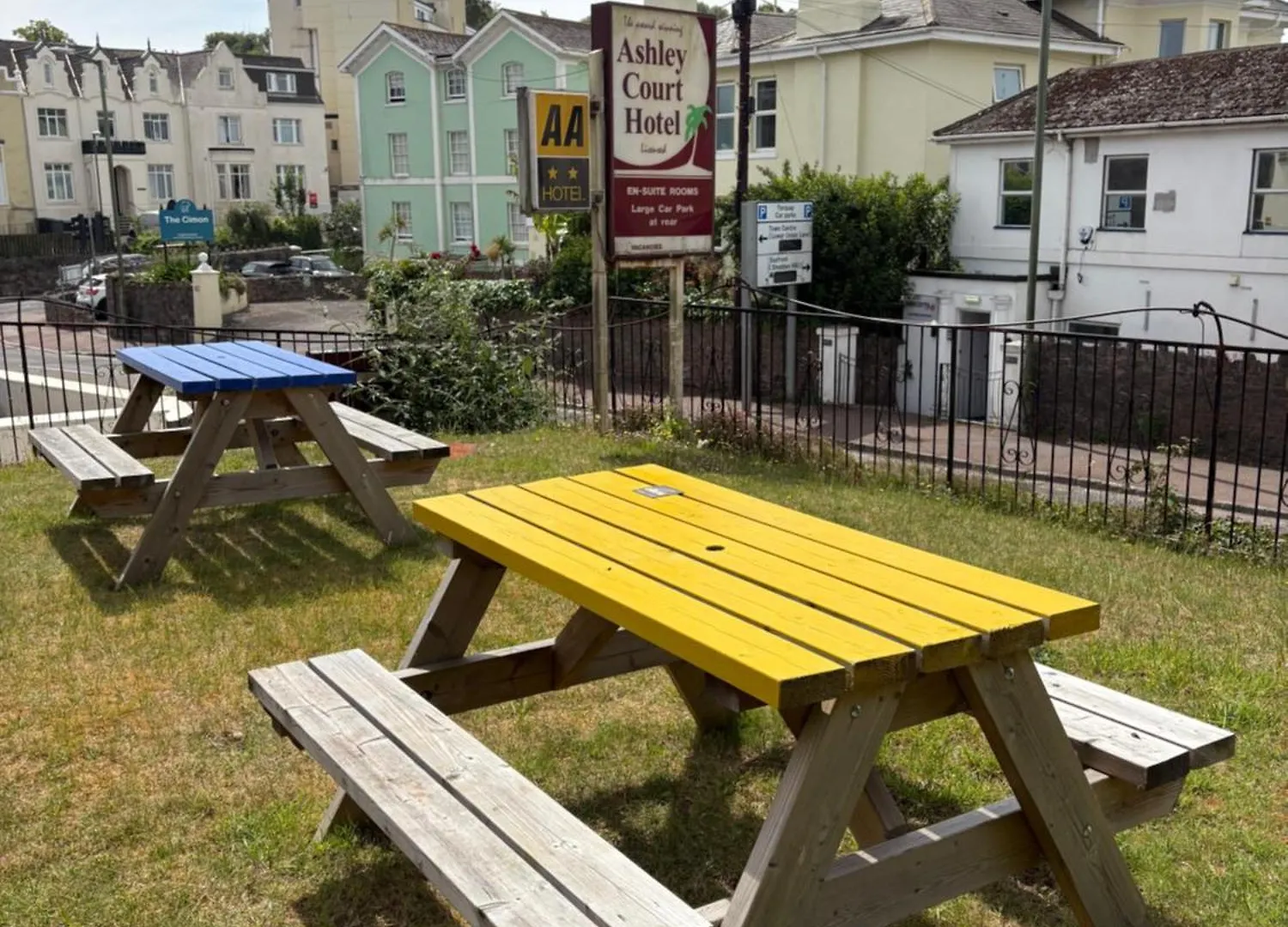 8 Best Devon Hotels for Solo Travellers Worth Booking
