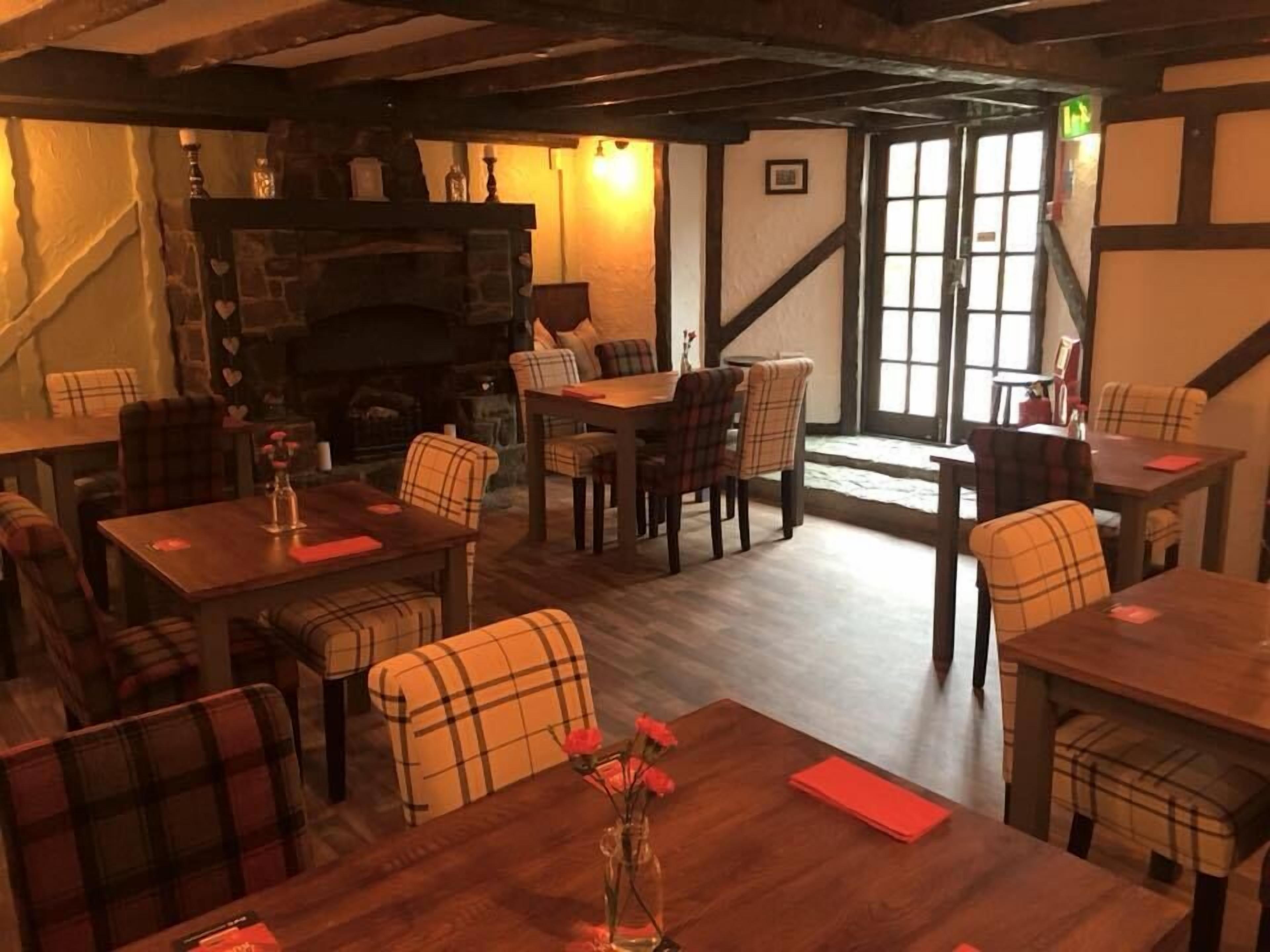 14 Top-Rated Central Hotels in Mid Wales Worth Booking